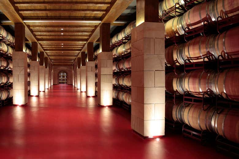 Nave de Bodegas Riojanas