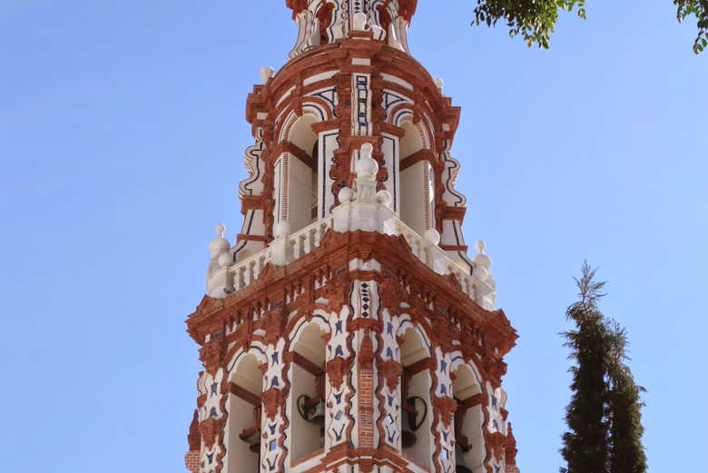 Join us on this church tour in Seville