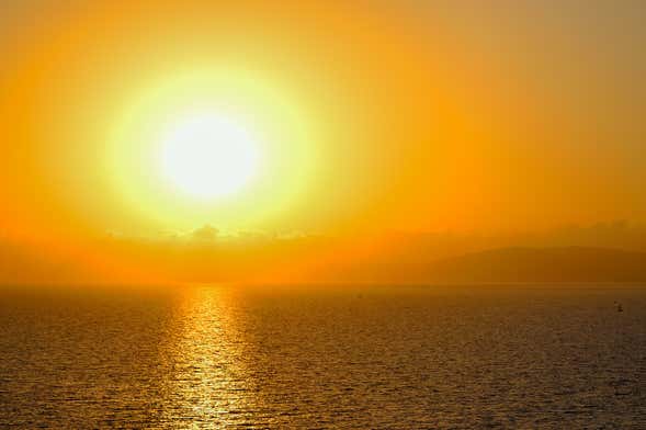 Passeio de barco pela ria de Punta Umbría ao entardecer