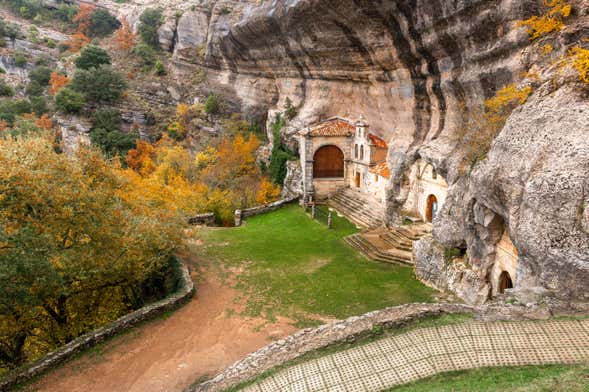 Tour por Espinosa de los Monteros, Puentedey y ermita de San Bernabé