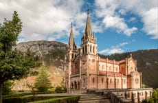 Excursión a Covadonga, Cangas de Onís y Lastres