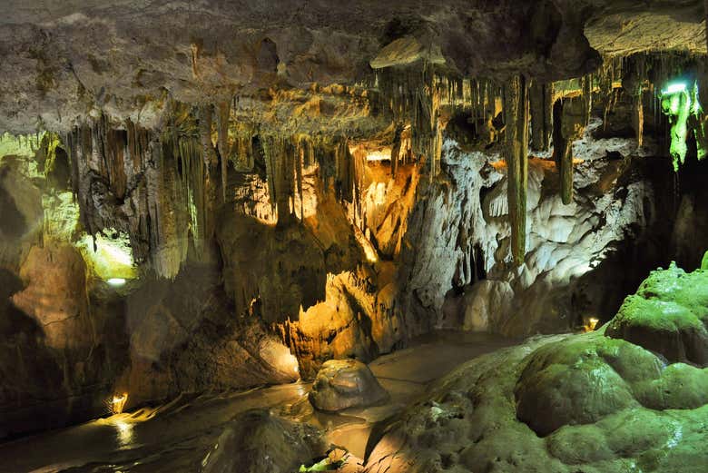 Interior de la Cueva de Nerja