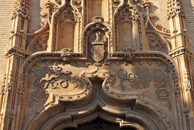 Detalles de la fachada de la Catedral