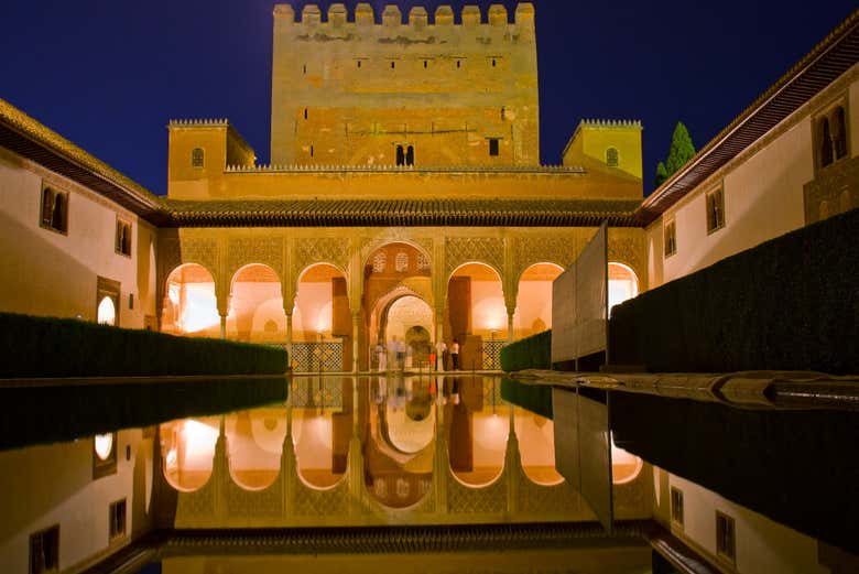 En el Patio de los Arrayanes