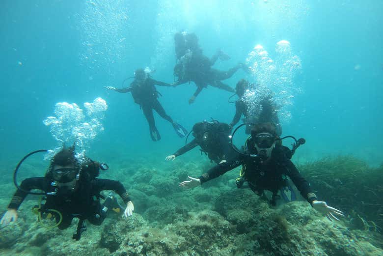 Disfrutando del bautismo de buceo en Jávea