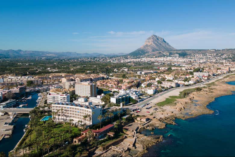 Sail along the coast of Jávea