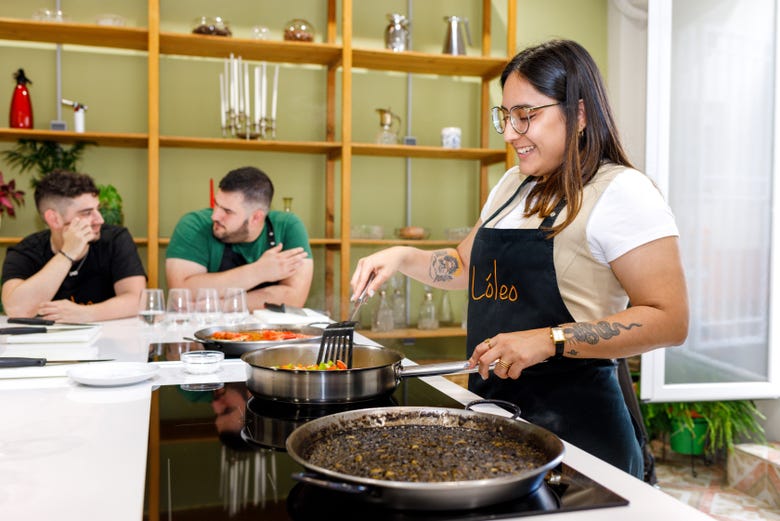 Aprendiendo a cocinar un arroz negro