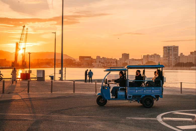 Passeio de tuk-tuk em Málaga