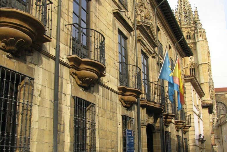 Entrada do museu de Belas Artes das Astúrias