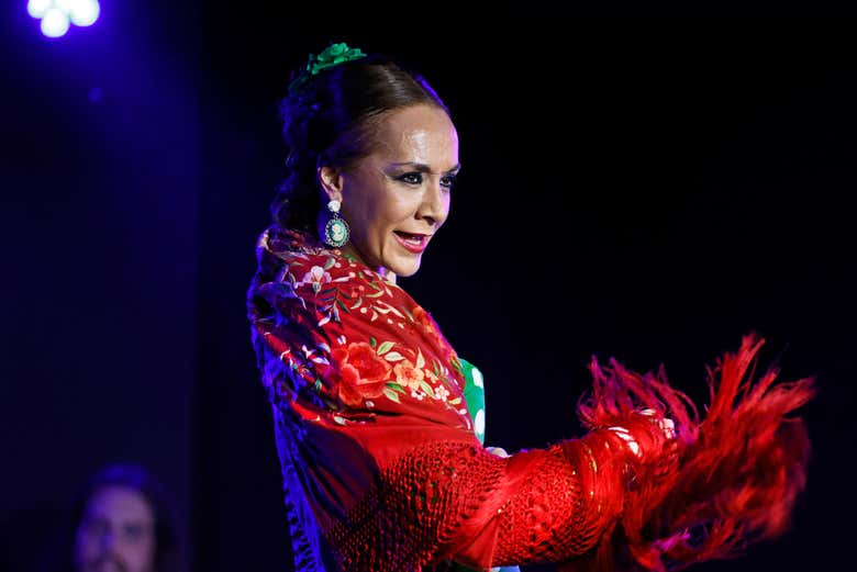 Danseuse sur scène au tablao flamenco Alma de Palma