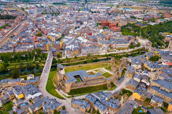 Visita guiada por Ponferrada e seu castelo