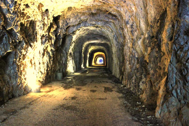 Un túnel entre montañas de la Senda del Oso