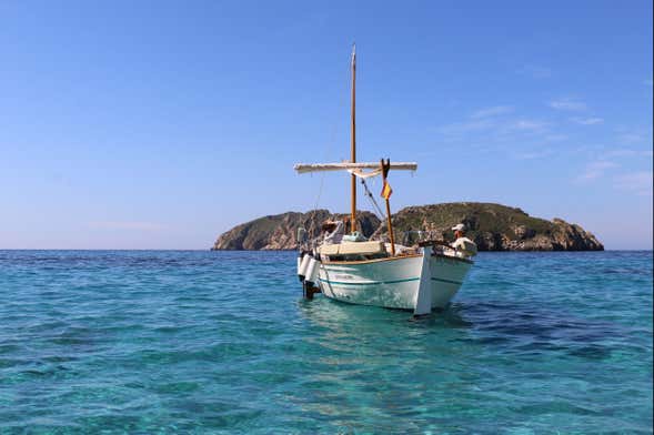 Alquiler de llaüt con patrón en Santa Ponsa