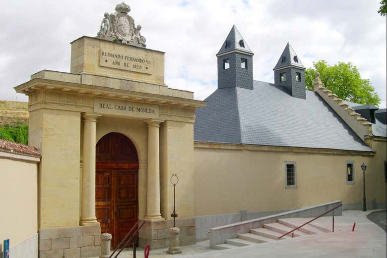 Entrada de la Real Casa de Moneda de Segovia