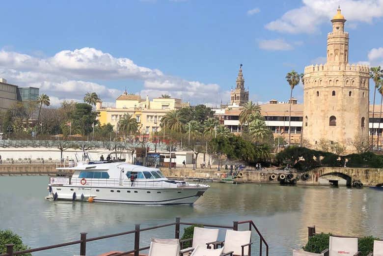 Sail past the Torre del Oro