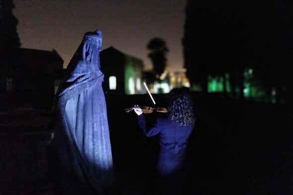 Tour teatralizado nocturno por el cementerio de Sevilla