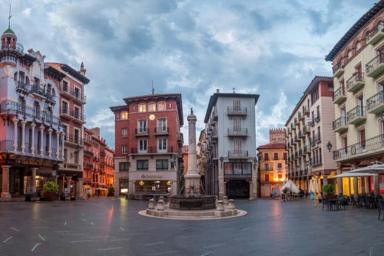 Começaremos na Plaza del Torico