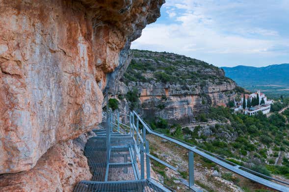 Tour por las pinturas rupestres de los Abrigos de la Ermita