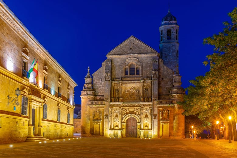 Exterior de la Sacra Capilla del Salvador