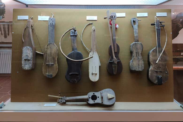 Veréis una impresionante colección de instrumentos musicales