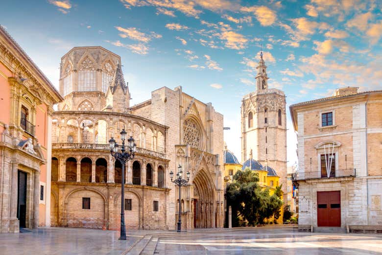 Plaza de la Virgen, a Valencia