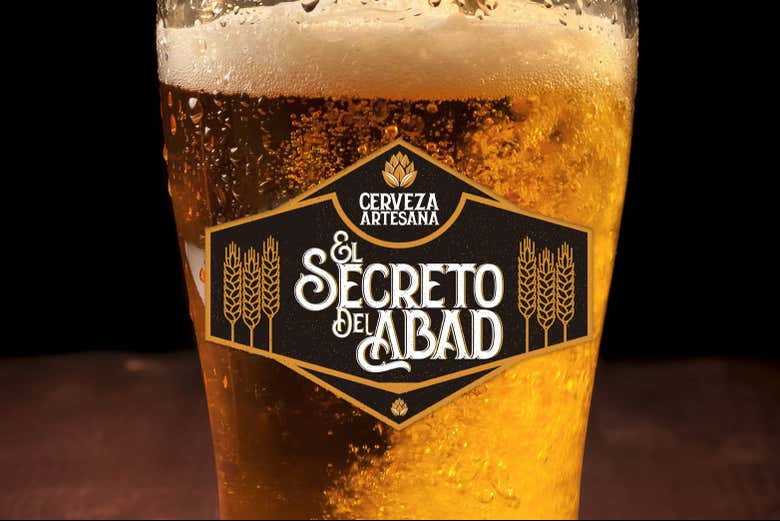 Um copo de cerveja El Secreto del Abad