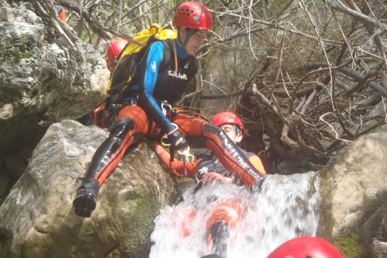 Descendiendo por los barrancos de la Sierra de las Nieves