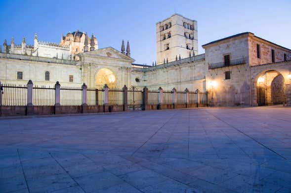 Tour de luces y leyendas de Zamora