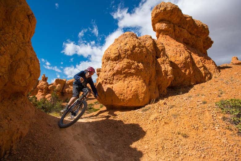 Recorriendo el Cañón Bryce con una bicicleta de montaña