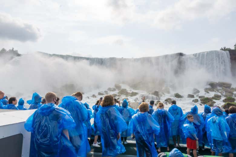 Experiencing Horseshoe Falls up close