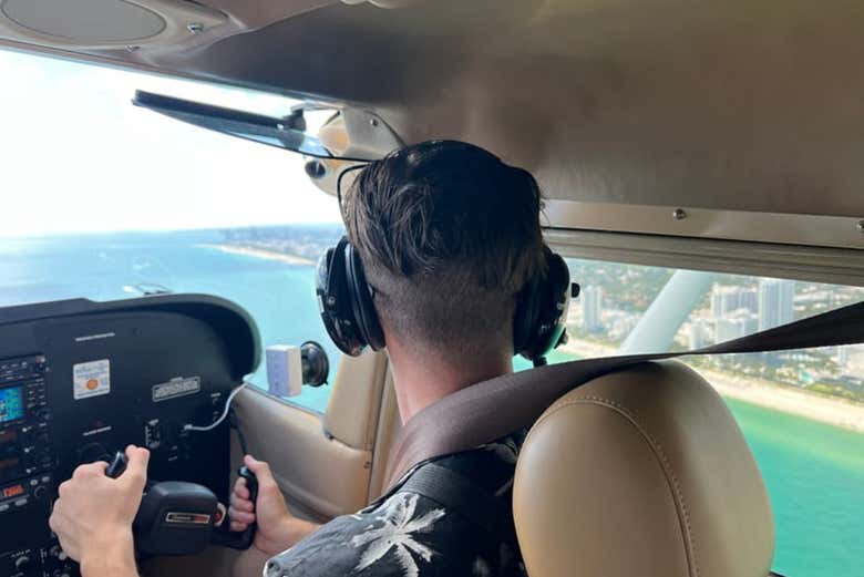 Viendo Miami desde una avioneta