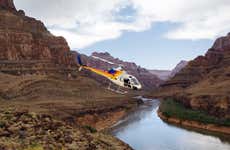 Paseo en helicóptero y barco por el Gran Cañón West