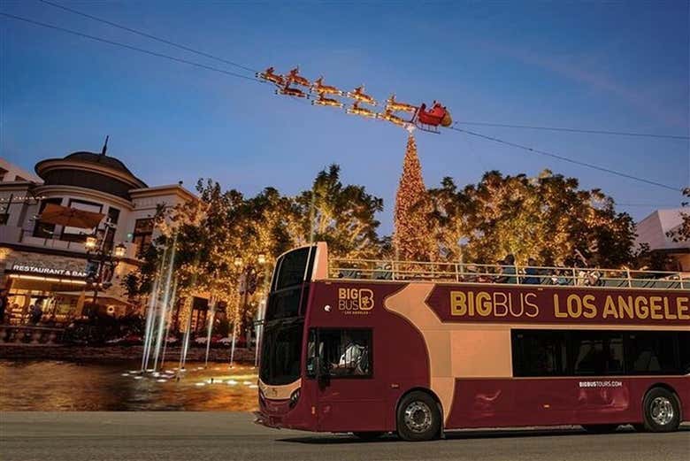 Paseando en el autobús navideño de Los Ángeles