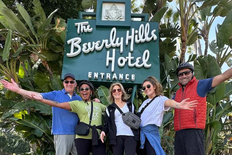 Look at the iconic Beverly Hills Hotel sign! 