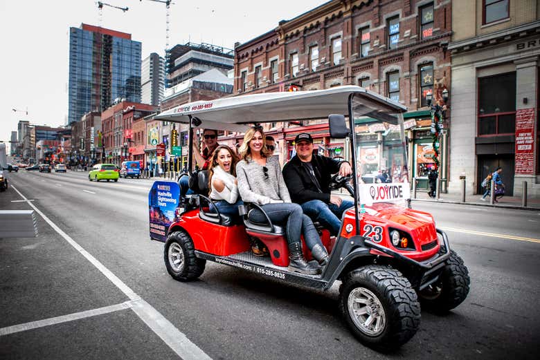 Touring Nashville by buggy