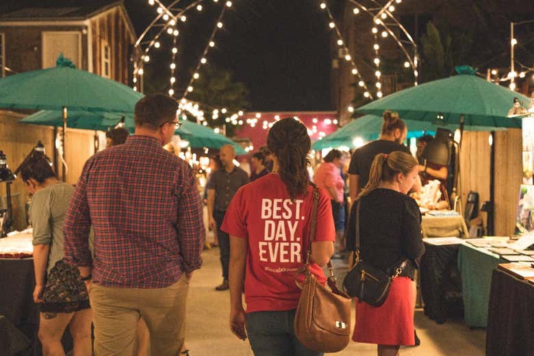 Exploring lively New Orleans at night