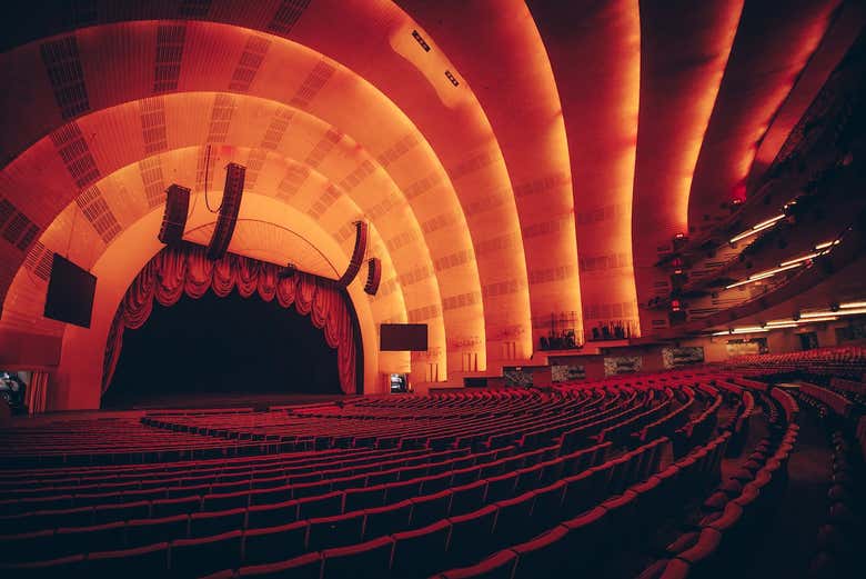 O palco do Radio City Music Hall