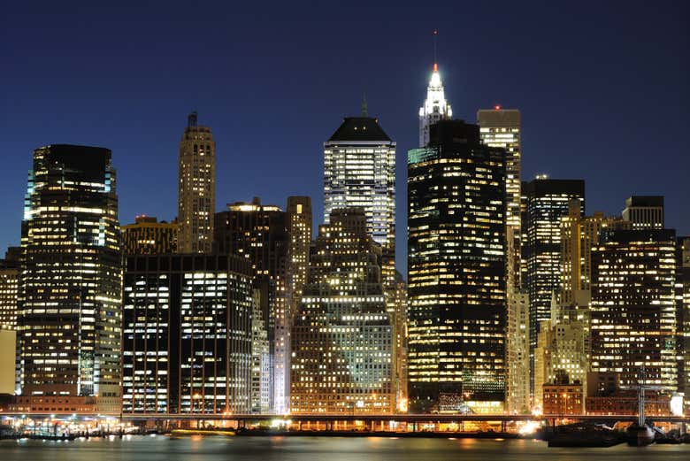 Manhattan iluminado desde Brooklyn Heights