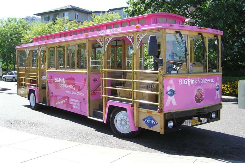 Tourist trolleybus in Portland