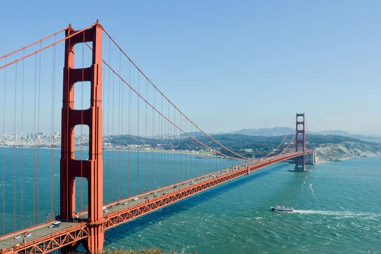 A Golden Gate Bridge