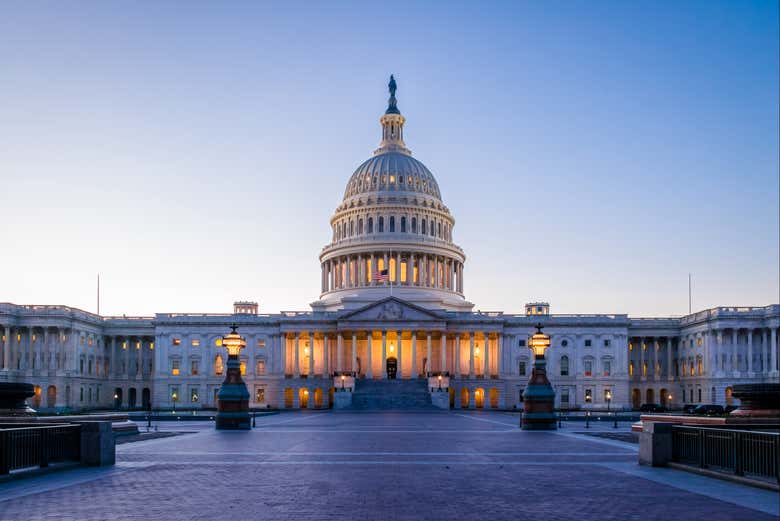 US Capitol at night