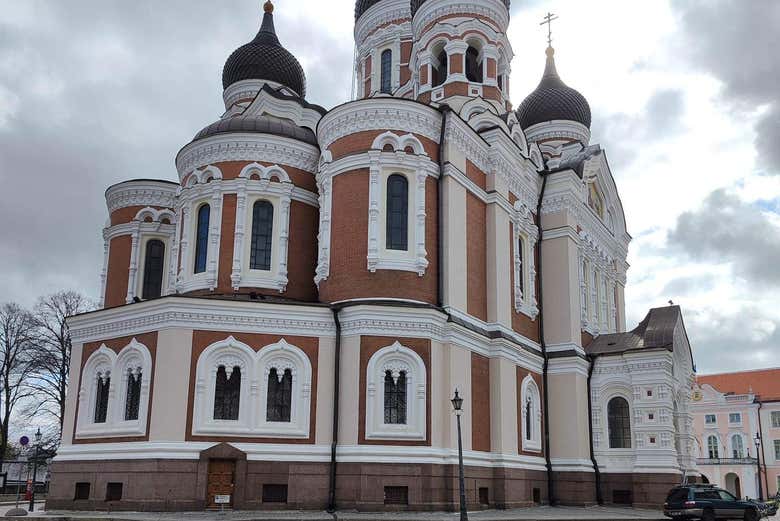 Admire Alexander Nevsky Cathedral