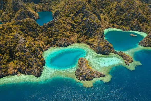 Barracuda Lake & Skeleton Wreck Tour