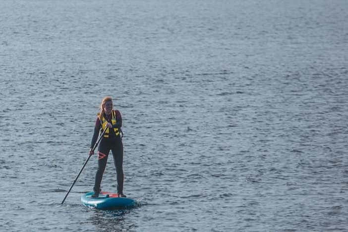 Going paddle surfing