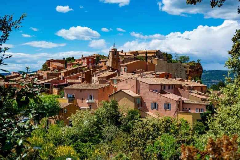 Roussillon & Gordes Day Trip from Arles - Book at Civitatis.com