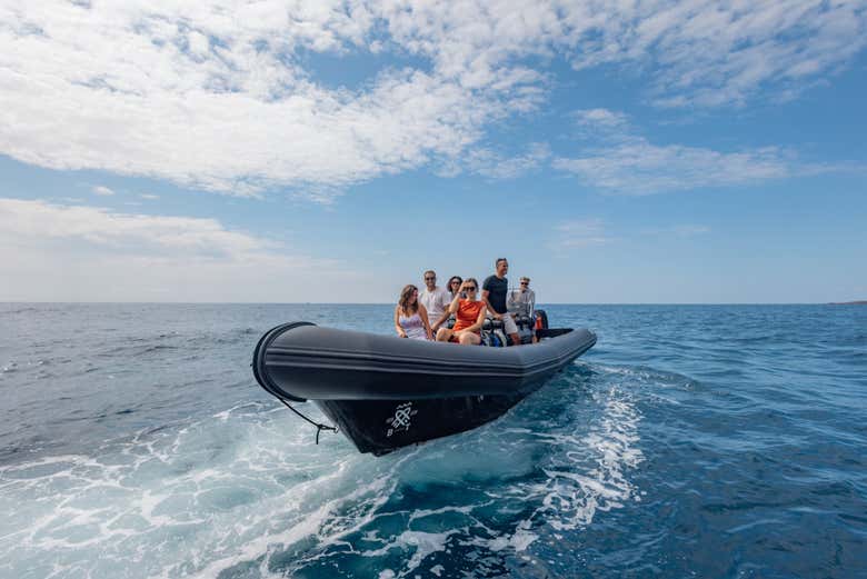 ¡Disfrutad de un divertido paseo en barco para llegar a Antibes!