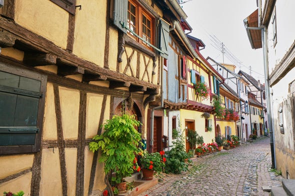 Excursión a Eguisheim y Turckheim + Cata de vinos