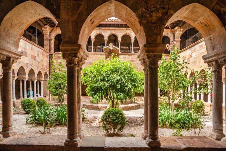 Conociendo el claustro de la catedral de Fréjus