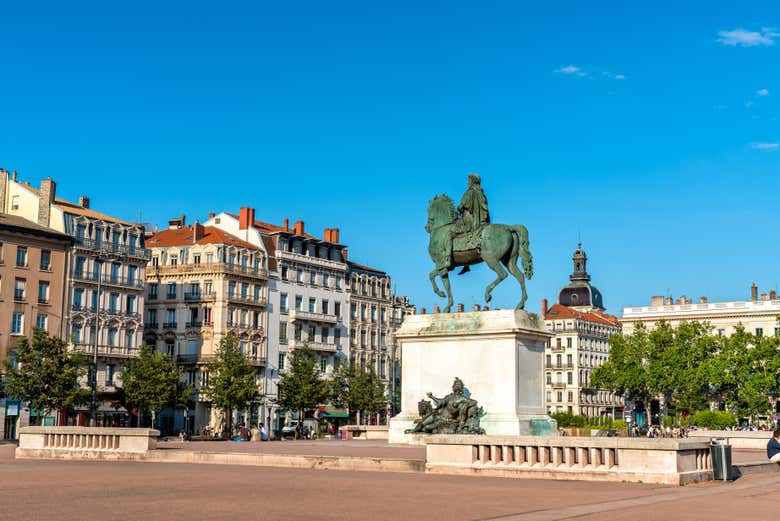 Estátua equestre de Luís XIV, na Place Bellecour de Lyon