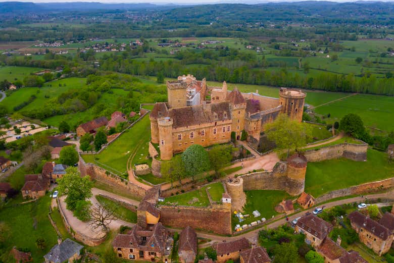 Visit the stunning Castelnau-Bretenoux Castle